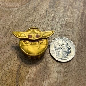 Yoda 5 Surprise Exclusive Gold YODA Disney Star Wars from Collector’s Case Zuru